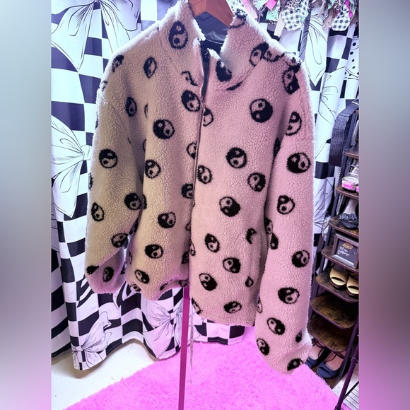 PacSun Jackets & Blazers - PacSun Cozy Fleece Jacket with Yin Yang Pattern